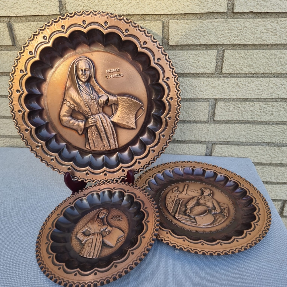 Rare Ricordo D Abruzzo Del Mouse Vintage Copper Italian Wall Hanging, 3 wall pla